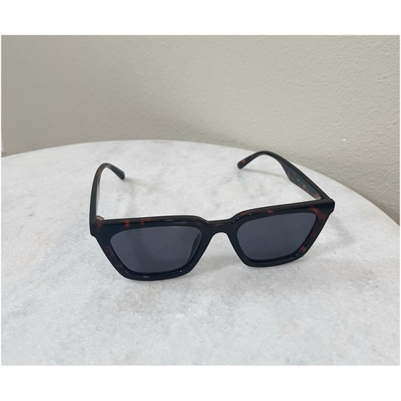 JOOX Tortoise Trendy Square Cat Eye Sunglasses - Picture 5 of 7